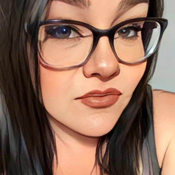 Meet your Posher, Lisa - Picture 1 of 1